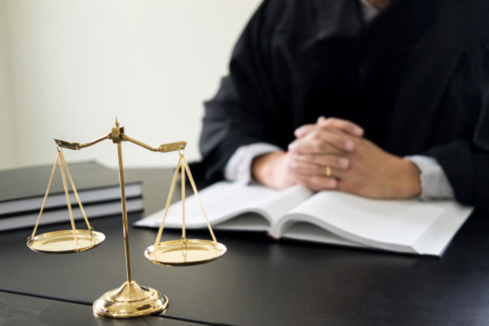 Требования, предъявляемые к уголовному адвокату и условия проведения судебного разбирательства
